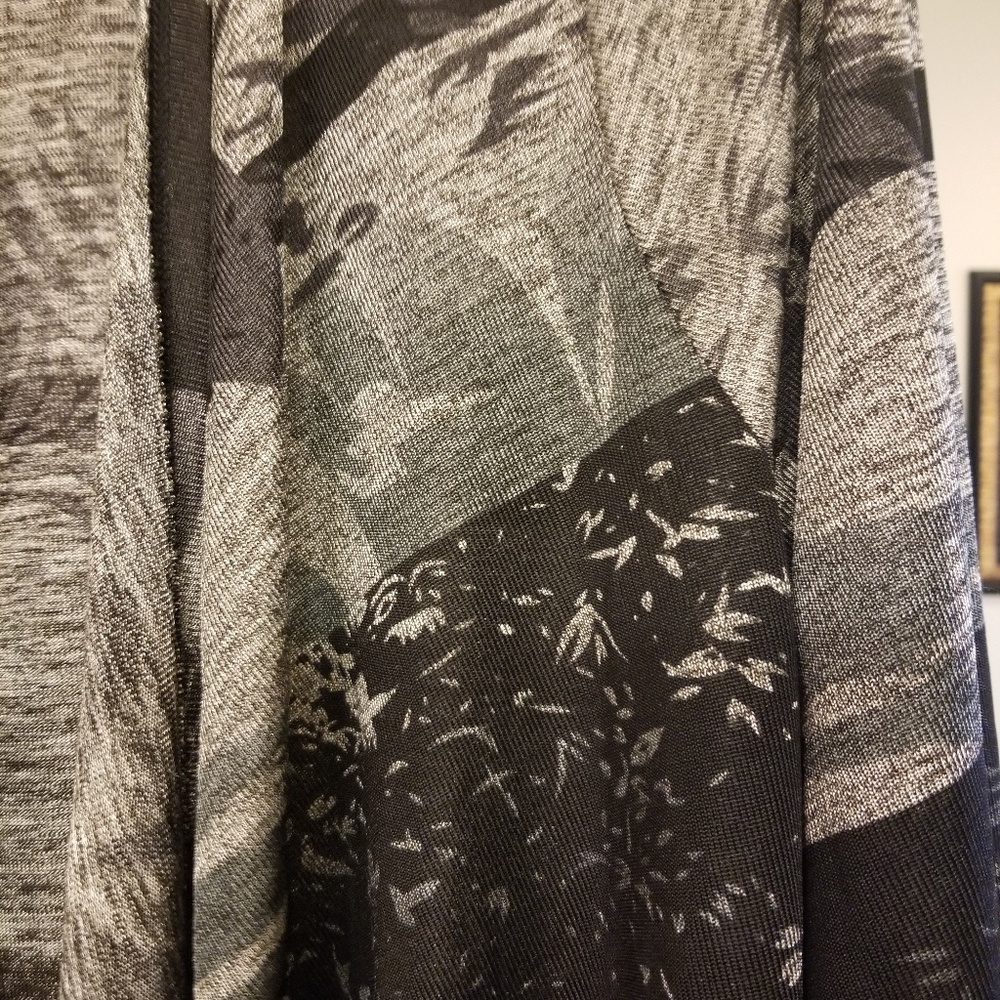 Sweater - Picture 2 of 3
